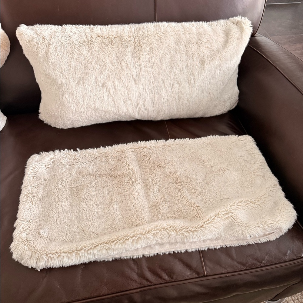 Pottery Barn Cream Faux Fur Lumbar Pillow Covers Set of 2 EUC